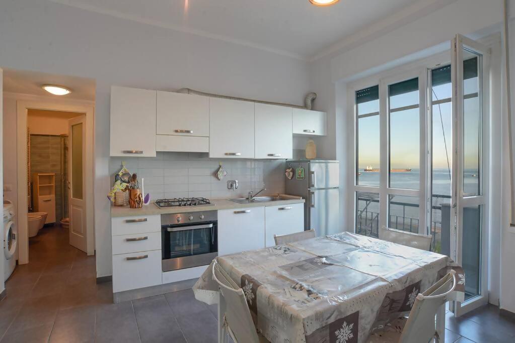 Brezza Marina Vadoalmare Immobiliare Vado Ligure Ruang foto
